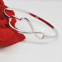 925泰銀飾品網(wǎng)店代理指南 抓住珠寶首飾電商機(jī)遇